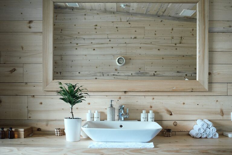 How to Create a Minimalist Bathroom Setup: A Step-by-Step Guide